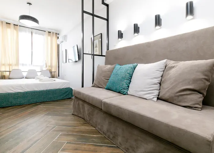 Vibrant Studio Close To Panepistimio Metro-Zaloggou Str
