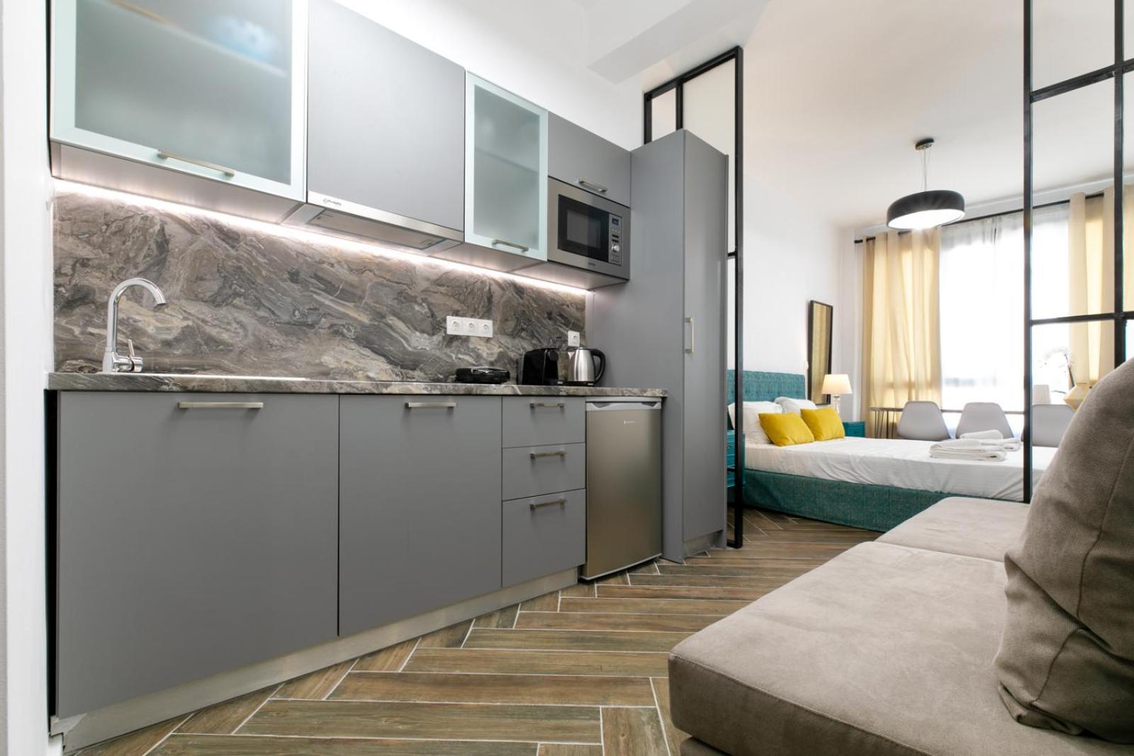 Vibrant Close To Panepistimio Metro-zaloggou Str Apartment
