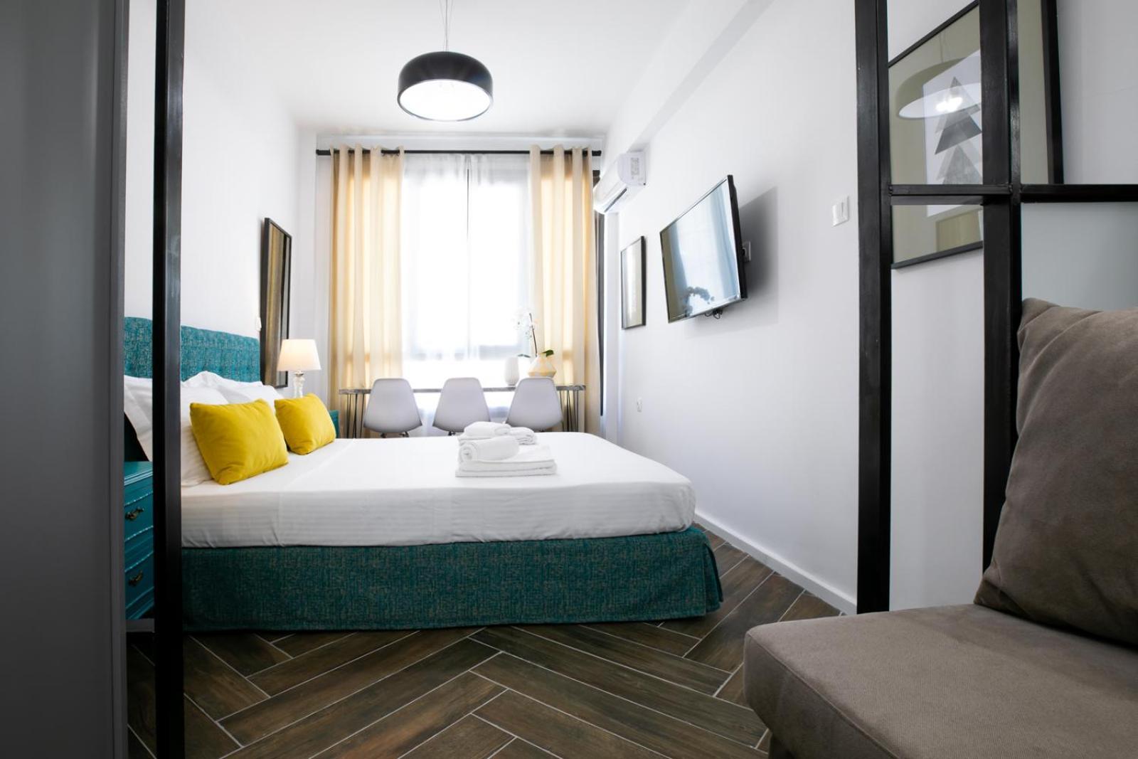 Vibrant Close To Panepistimio Metro-zaloggou Str Athens