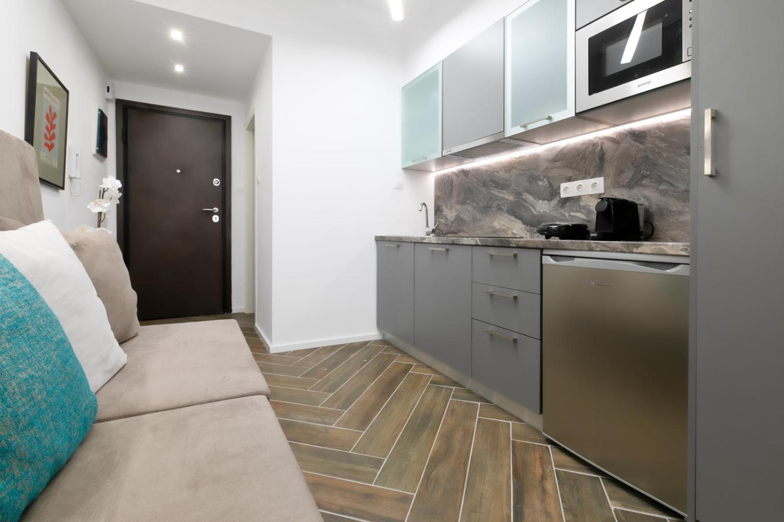 Vibrant Close To Panepistimio Metro-zaloggou Str